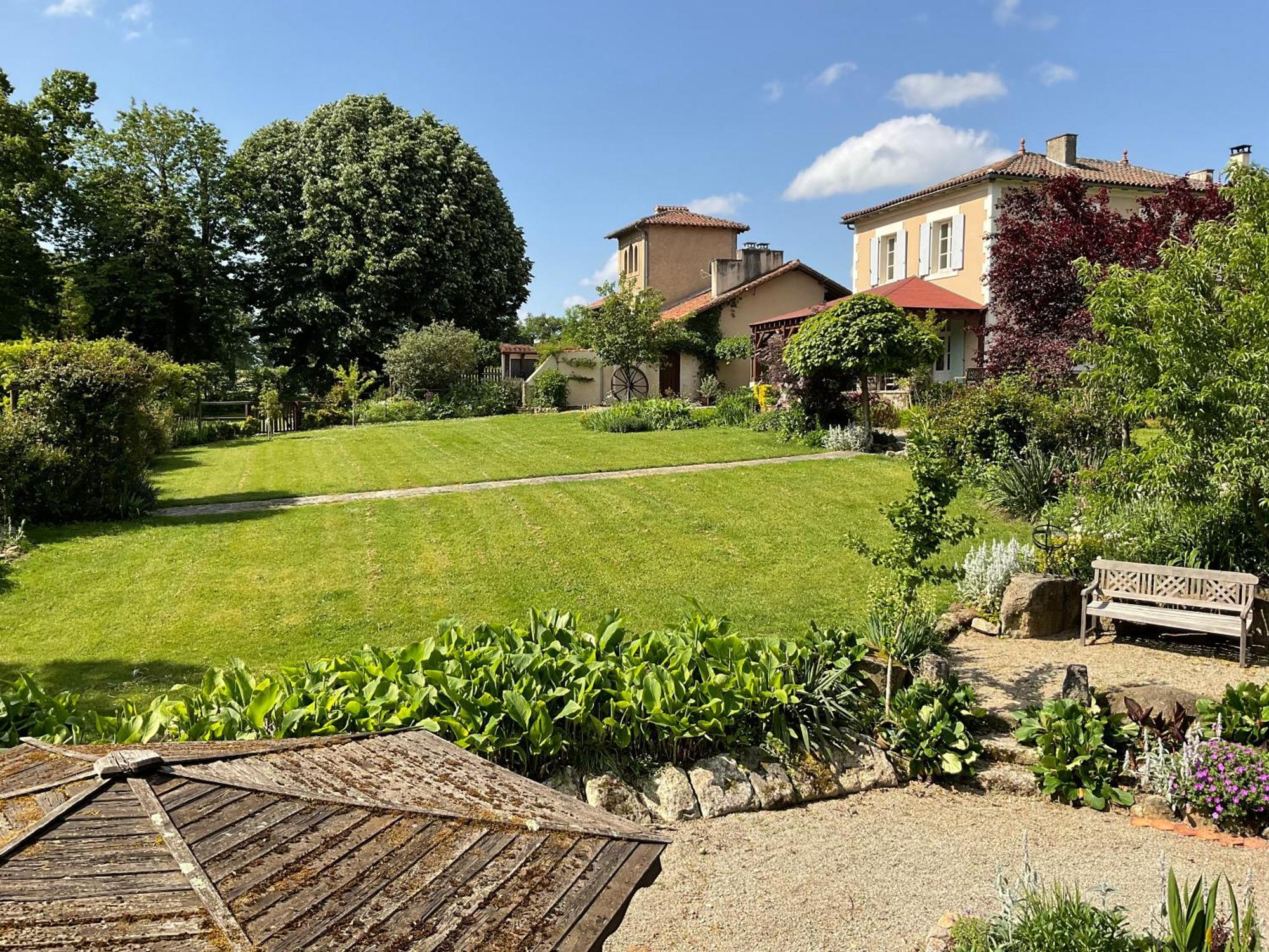 Affittacamere La Grange Terrou Saint-Germain-de-Confolens Esterno foto